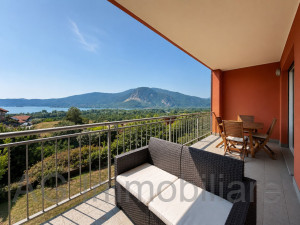 San Bernardino Verbano, appartamento con spettacolare vista lago, terrazzo e giardino privato - Rif. 047