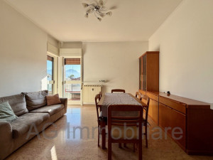 Verbania Intra, luminoso bilocale in posizione strategica - Rif. 077