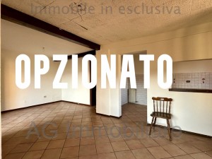 Verbania Intra, renovierungsbedürftige Wohnung mit Innenhof und Garage - Ref. 018