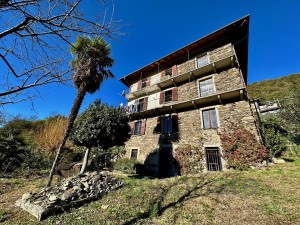 Caprezzo, freistehendes Steinhaus mit Garten und Seeblick - Ref. 012