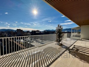 Intra, neu gebautes Penthouse mit Terrassen und Seeblick - Ref. 063