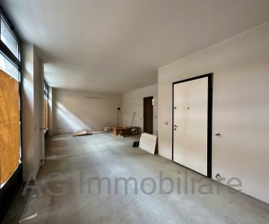 Verbania Intra, shop for sale in a central area - Ref. 213